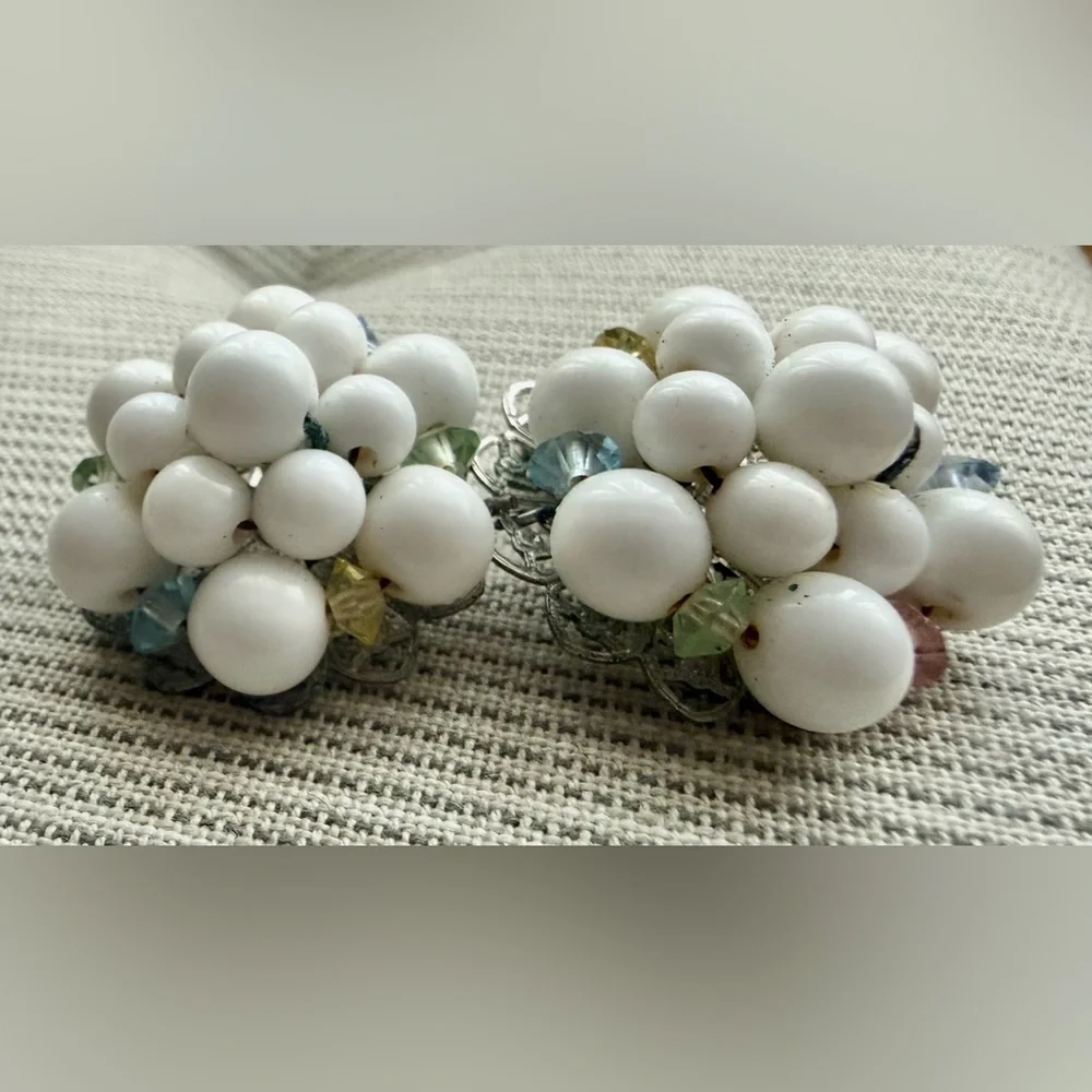 $15 Vintage White Milk Glass & pastel l bicone Beaded cluster Clip-On Earring - Picture 5 of 9